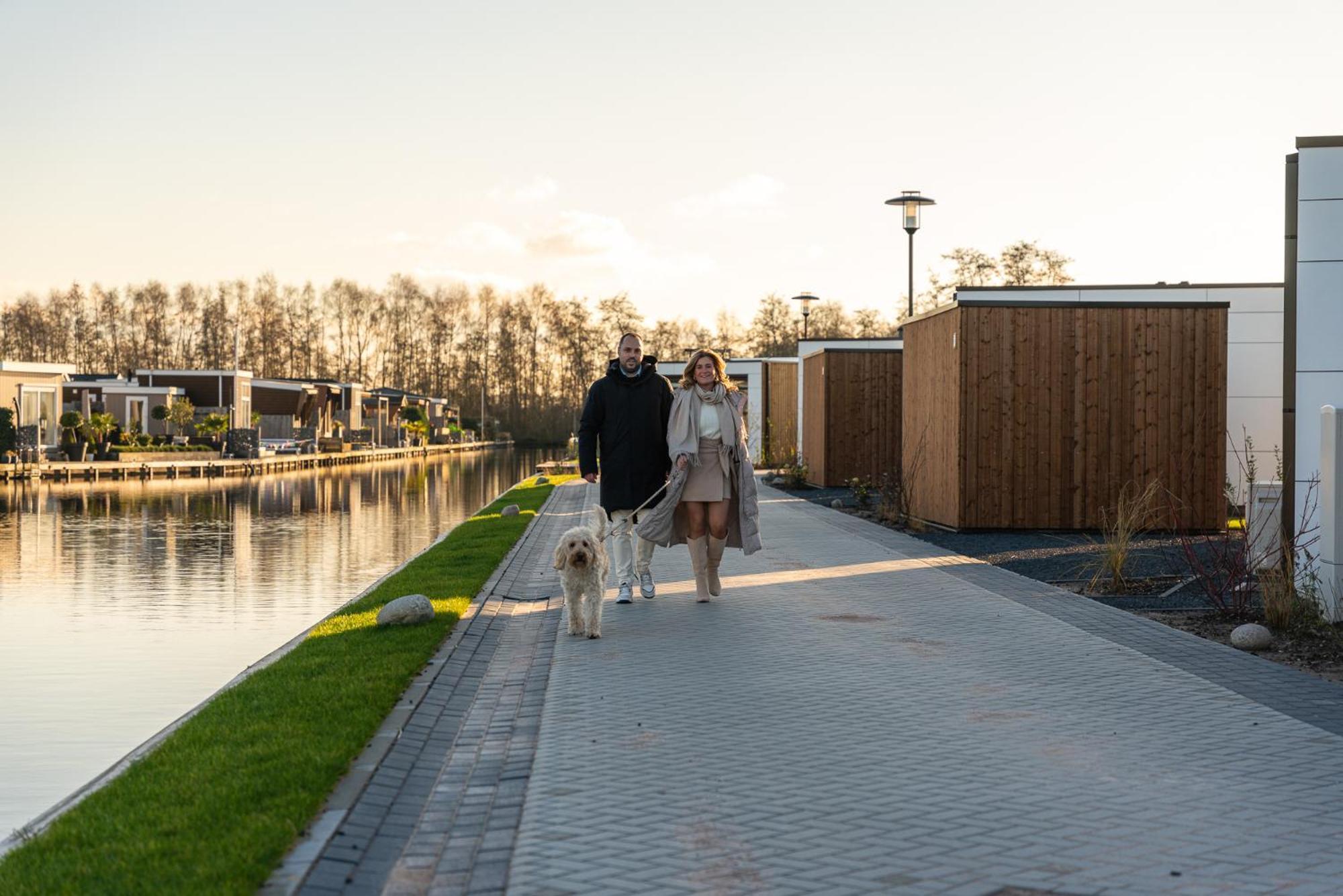 Marinapark Residentie Nieuw Loosdrecht Villa Exterior photo