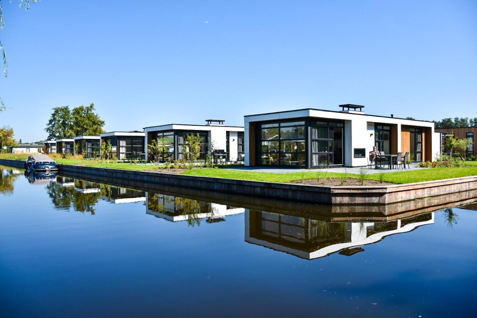 Marinapark Residentie Nieuw Loosdrecht Villa Exterior photo