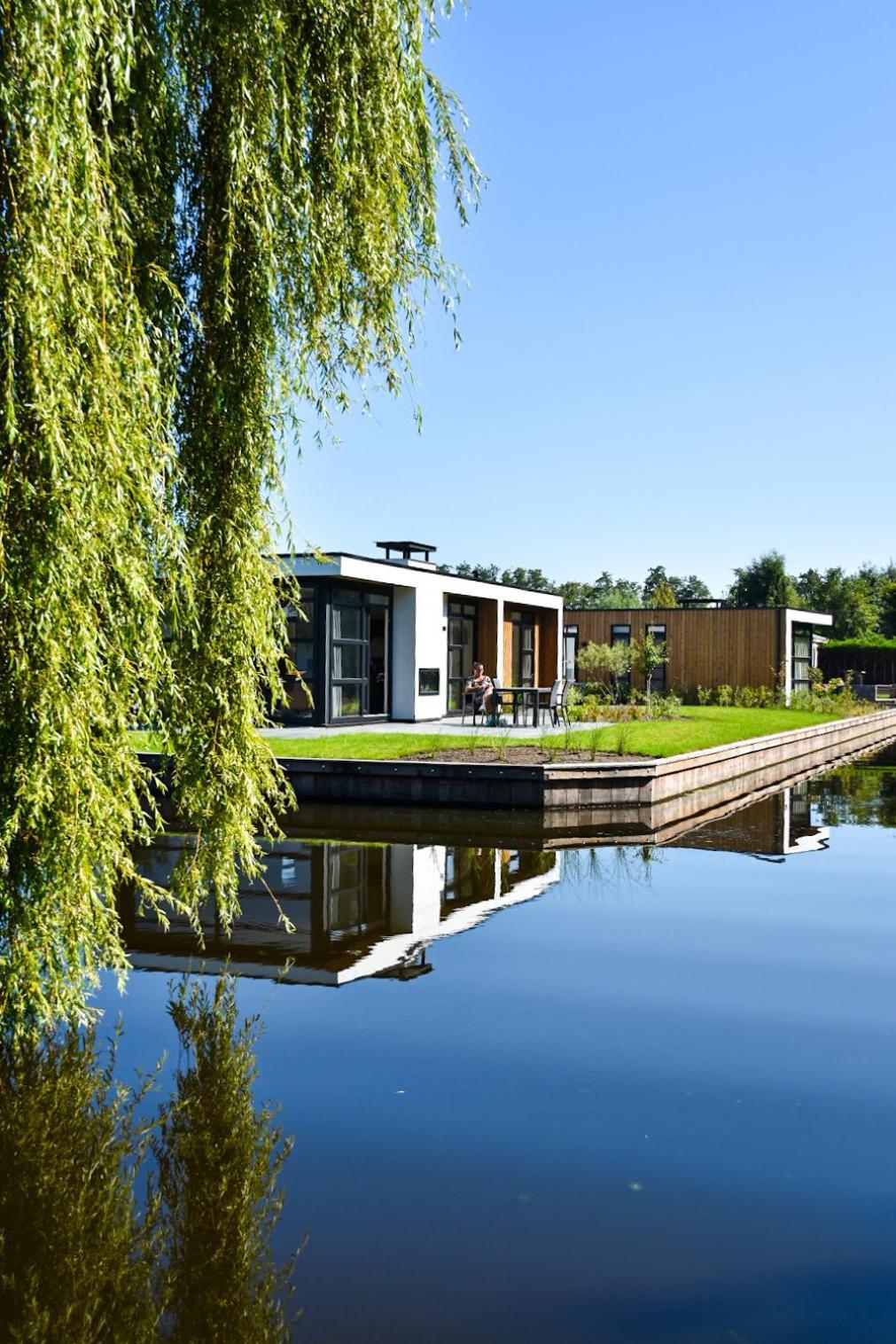 Marinapark Residentie Nieuw Loosdrecht Villa Exterior photo